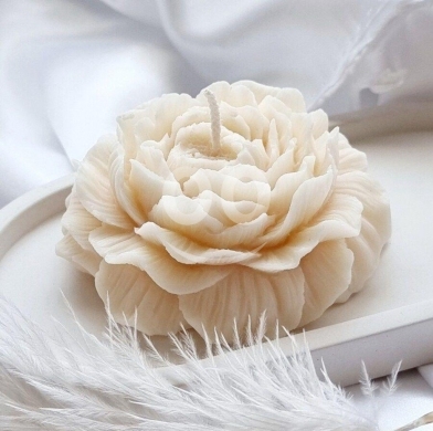 Autres biens dans Ghaziyeh - شمعة بتصميم زهرة الفاوانيا الفاخرة | Peony Flower Sculptural Candle