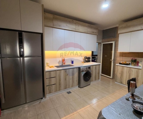 شقق للبيع في Nakabet Al Ateba - R9-3454 Apartment for Sale in Nakabet Ateba Tripoli - 220 m², Fully Decoratedشقة للبيع في نقابة الأطباء طرابلس - 220 م²