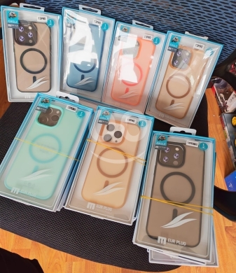 Mobile accessories in Manara - كفرات إيجل ماج سيف للايفون بألوان متنوعة | Eagle MagSafe iPhone Cases Vibrant Colors