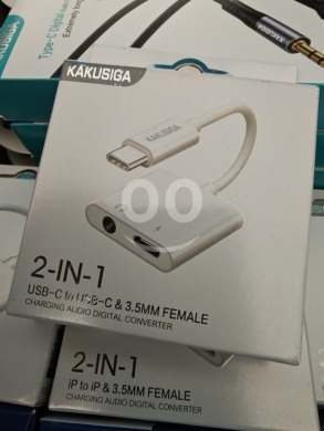 Mobile accessories in Manara - وصلة كاكوسيجا 2 في 1 شحن وسماعة تايب سي وايفون | Kakusiga 2-in-1 Audio & Charging Adapter