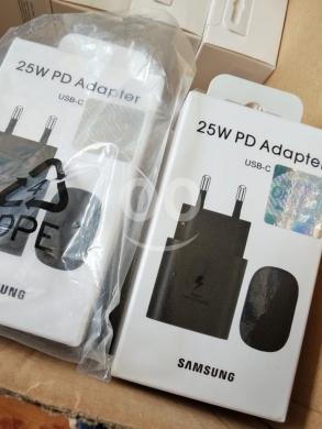 Mobile accessories in Manara - شاحن سامسونج أصلي 25 واط PD شحن سريع | Samsung Original 25W PD Fast Charger