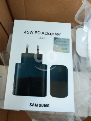 Mobile accessories in Manara - شاحن سامسونج أصلي 45 واط PD شحن سريع | Samsung Original 45W PD Fast Charger