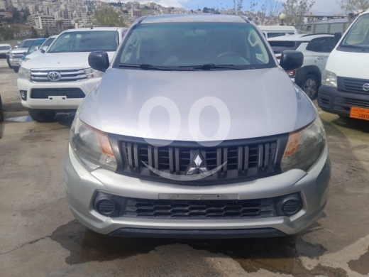 Mitsubishi in Ksara - ميتسوبيشي L200 موديل 2016 دبل 4x4 لون سيلفر | 2016 Mitsubishi L200 4WD Silver