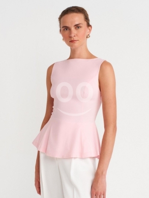 Vêtements, chaussures et accessoires dans Dahr el-Ain - توب "ببلوم" زهري أنيق بدون أكمام من Styllana Store | Elegant Pink Sleeveless Peplum Top