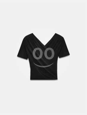 تيشيرت أسود أنيق بتصميم لف أمامية من Styllana Store | Elegant Black Wrap-Front Tee — 6