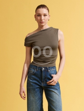 توب أسود عصري بكتف مكشوف من Styllana Store | Chic Black One-Shoulder Top — 4