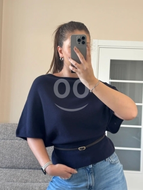 توب كحلي أنيق بتصميم كيمونو من Styllana Store | Elegant Navy Kimono Sleeve Top — 4