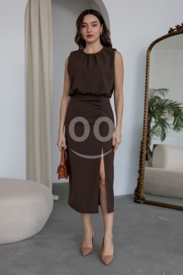 Vêtements, chaussures et accessoires dans Dahr el-Ain - طقم نسائي بني أنيق من Styllana Store | Chic Brown Sleeveless Top & Slit Skirt Set