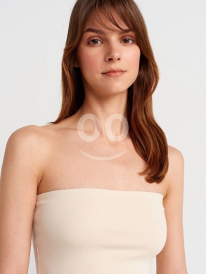 توب بدون أكمام بلون كريمي ناعم من Styllana Store | Chic Cream Tube Top — 5