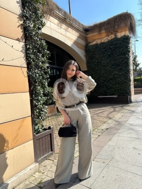 Vêtements, chaussures et accessoires dans Dahr el-Ain - طقم نسائي رمادي عصري من Styllana Store | Chic Grey Button-Down Shirt & Trousers Set