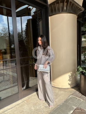 طقم نسائي رمادي عصري من Styllana Store | Chic Grey Button-Down Shirt & Trousers Set — 3