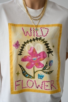 تيشيرتات صيفية عصرية بطبعات جرافيك من Styllana Store | Trendy Graphic Summer Tees — 6