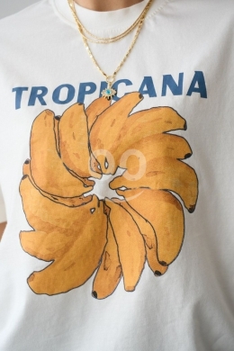 تيشيرتات صيفية عصرية بطبعات جرافيك من Styllana Store | Trendy Graphic Summer Tees — 4