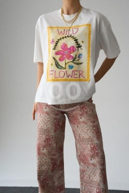 تيشيرتات صيفية عصرية بطبعات جرافيك من Styllana Store | Trendy Graphic Summer Tees — 7