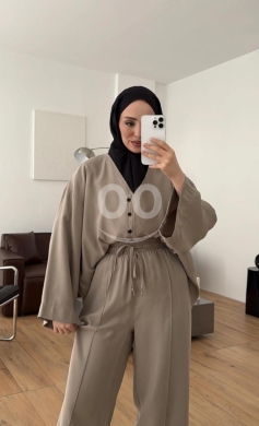 طقم كاجوال أنيق بحزام خصر وأرجل عريضة من Styllana Store | Elegant Belted Tunic & Wide-Leg… — 3