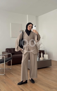 Vêtements, chaussures et accessoires dans Dahr el-Ain - طقم كاجوال أنيق بحزام خصر وأرجل عريضة من Styllana Store | Elegant Belted Tunic & Wide-Leg Set