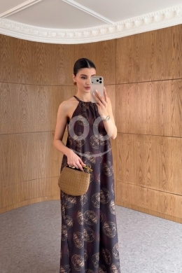 Vêtements, chaussures et accessoires dans Dahr el-Ain - فستان صيفي طويل بتصميم الرسن من متجر Styllana | Styllana Store Elegant Halter Neck Summer Maxi Dress