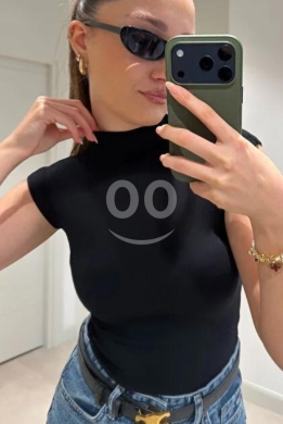 توب ناعم بياقة عالية وتصميم عصري | Elegant High-Neck Cap Sleeve Top — 4
