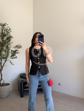 فيست جيبير أنيق بأزرار ذهبية من متجر Styllana | Styllana Store Elegant Guipure Vest with … — 4