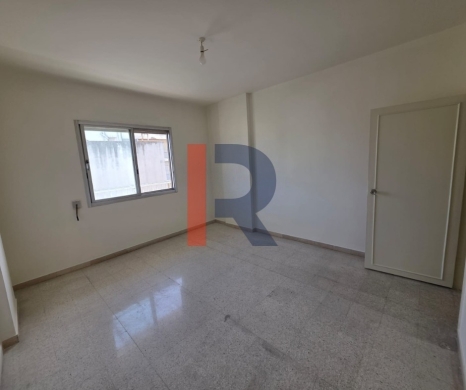 R9-3462 Apartment for Sale in Mar Elias Beirut – 230 m² — 2