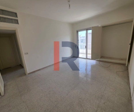 R9-3462 Apartment for Sale in Mar Elias Beirut – 230 m² — 7