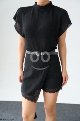 Vêtements, chaussures et accessoires dans Dahr el-Ain - تنورة قصيرة أنيقة بتفاصيل الدانتيل من متجر Styllana | Styllana Store Elegant Lace-Trim Mini Skirt