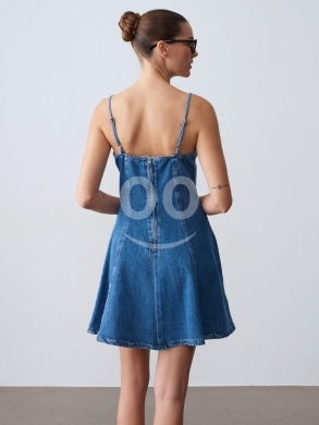 فستان جينز قصير بتصميم حيوي من متجر Styllana | Styllana Store Playful Denim Mini Dress — 4