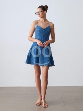 فستان جينز قصير بتصميم حيوي من متجر Styllana | Styllana Store Playful Denim Mini Dress — 6