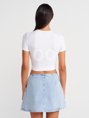 تنورة جينز قصيرة برباط خصر عصري من متجر Styllana | Styllana Store Trendy Denim Mini Skirt — 3