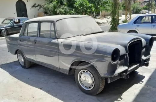 Mercedes-Benz in Al Abdeh - مرسيدس بنز E190 موديل 1964 صبغة أصلية | 1964 Mercedes Benz E190 Original Paint