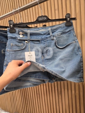 تنورة جينز قصيرة بخصر منخفض وتفاصيل عصرية من متجر Styllana | Styllana Trendy Low-Waist De… — 5