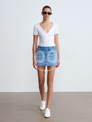Vêtements, chaussures et accessoires dans Dahr el-Ain - تنورة جينز قصيرة بخصر منخفض وتفاصيل عصرية من متجر Styllana | Styllana Trendy Low-Waist Denim Skirt