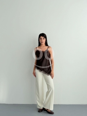 Vêtements, chaussures et accessoires dans Dahr el-Ain - توب ساتان ناعم بتفاصيل الدانتيل من متجر Styllana | Styllana Store Elegant Satin Camisole