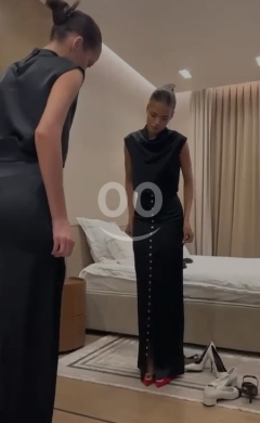 Vêtements, chaussures et accessoires dans Dahr el-Ain - طقم ساتان أسود راقٍ بأزرار أمامية من متجر Styllana | Styllana Store Elegant Black Satin Set