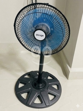 Heating & cooling appliances in Achrafieh - مروحة حائط صناعية ميراج 26 بوصة 150 واط FW-650 | Mirage 26" Industrial Wall Fan 150W