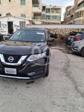 Nissan in Jidra - نيسان روج SV 2017 نظيفة جداً ممشى 126 ألف ميل | Nissan Rogue SV 2017 2WD 126k Miles