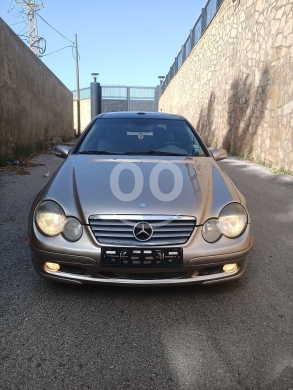 Mercedes-Benz in Bakhoun - مرسيدس C320 موديل 2003 سوبر خارقة النظافة | Mercedes C320 2003 Super Clean Condition
