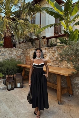 Vêtements, chaussures et accessoires dans Dahr el-Ain - فستان ميدي أسود كورسيه مع تفاصيل كشكش أبيض مقاس XS | Chic Black Midi Bustier Dress White Trim XS