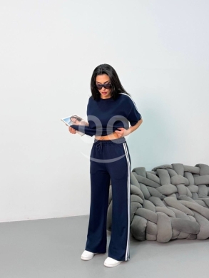 Vêtements, chaussures et accessoires dans Dahr el-Ain - طقم سبورت كحلي مريح قطعتين مع خطوط جانبية بيضاء | Navy Blue 2-Piece Comfy Sporty Set