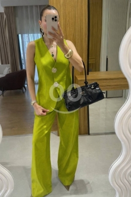 Vêtements, chaussures et accessoires dans Dahr el-Ain - طقم رسمي فستقي قطعتين من Styllana جاكيت بدون أكمام وبنطلون | Pistachio 2-Piece Elegant Vest Suit