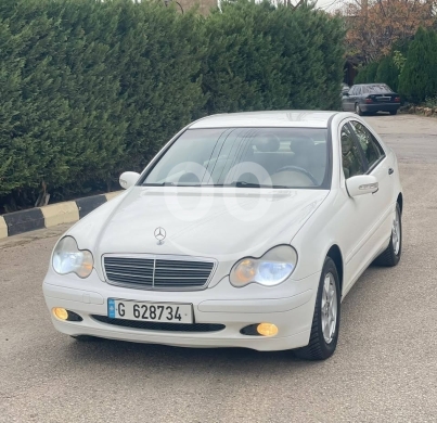Mercedes-Benz in Zgharta - C200 2003 موديل