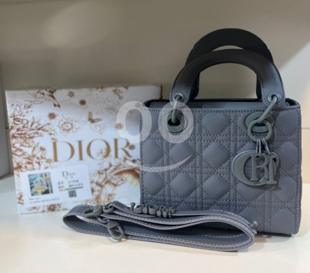 Clothes, Footwear & Accessories in Baabda - حقيبة ليدي ديور ميني أنيقة رمادية | Elegant Grey Lady Dior Mini Bag starting from 10$