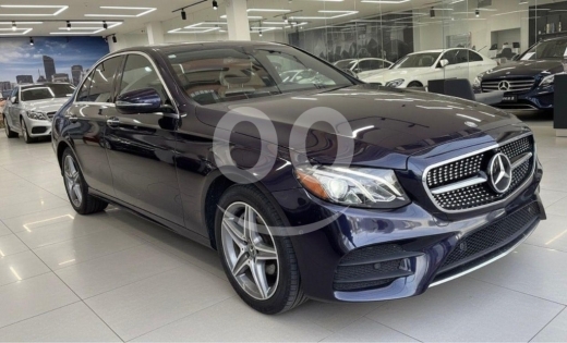 Mercedes-Benz in Tripoli - مرسيدس C300 موديل ٢٠١٩ كحلي فل كامل ٥٠ ألف ميل | 2019 Mercedes-Benz C300 Full Option Navy 50k