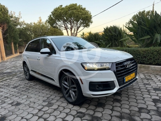 Audi in Tripoli - أودي Q7 بلاك إيدشن موديل ٢٠١٨ فل كامل كلين | 2018 Audi Q7 Black Edition Full Option Clean