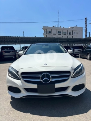 Mercedes-Benz in Zgharta - Mercedes C300 2016