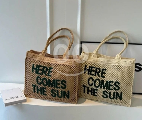 Clothes, Footwear & Accessories in Baabda - حقيبة كتف قش مفرغة "هنا تأتي الشمس" | Here Comes The Sun Straw Beach Tote Bag starting from 10$