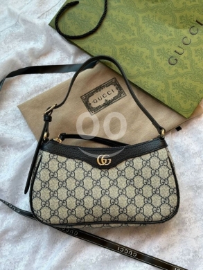 Clothes, Footwear & Accessories in Baabda - حقيبة كتف غوتشي أوفيديا ميني كلاسيكية | Gucci Ophidia GG Supreme Mini Shoulder Bag starting from 10$