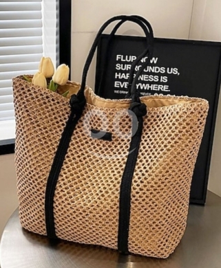 Clothes, Footwear & Accessories in Baabda - حقيبة لويس فيتون دوفيل كلاسيكية فاخرة | Classic Louis Vuitton Deauville Top Handle Bag starting from