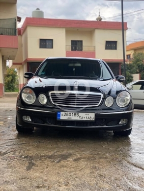 Mercedes-Benz in Tripoli - E320 2003