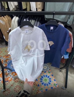 Vêtements, chaussures et accessoires dans Akkar el-Atika - تيشرت رجالي قطن يدوية التطريز رسمة الصقر قصة مريحة | Men&#039;s Cotton Embroidered Eagle T-Shirt Oversize